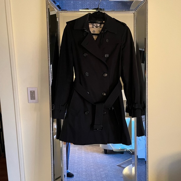 Burberry Trench Coat- Kensington, Size 4